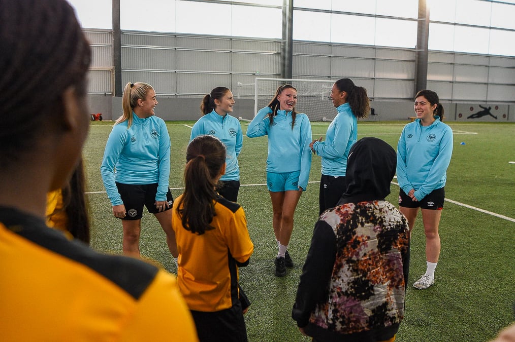 https://www.brentfordfc.com/siteassets/images/football/2021-22/non-match/20220122---afghan-girls/20220122-114416-2004.jpg