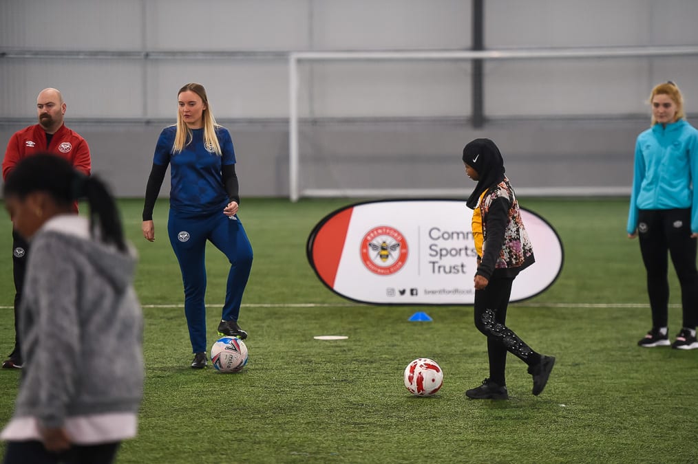 https://www.brentfordfc.com/siteassets/images/football/2021-22/non-match/20220122---afghan-girls/20220122-115210-2013.jpg