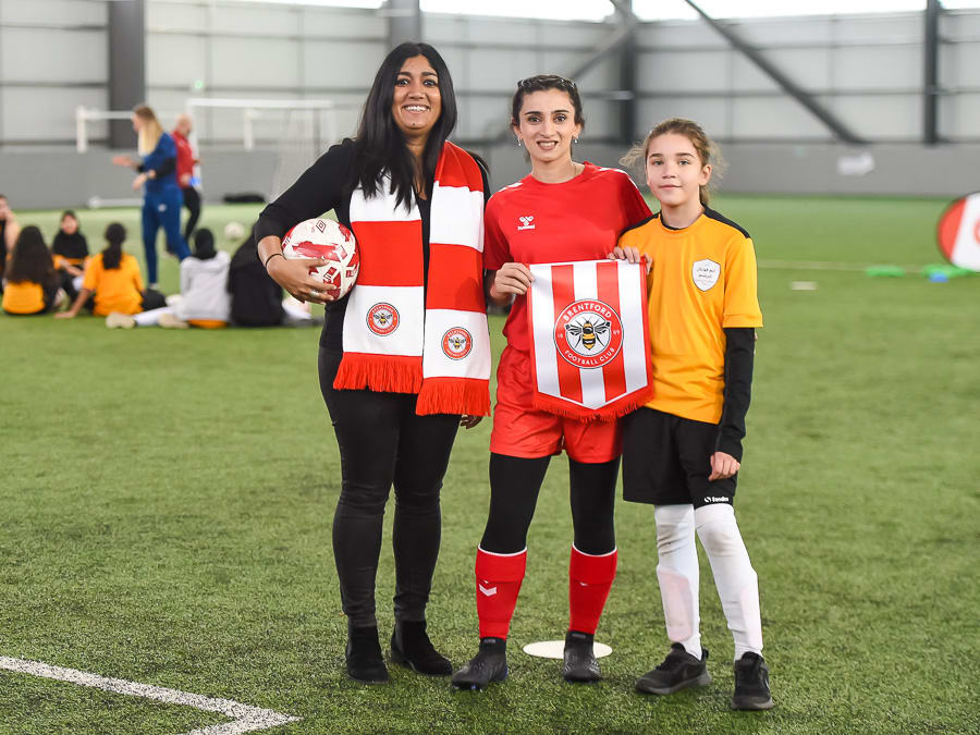 https://www.brentfordfc.com/siteassets/images/football/2021-22/non-match/20220122---afghan-girls/20220122-121221-2035.jpg
