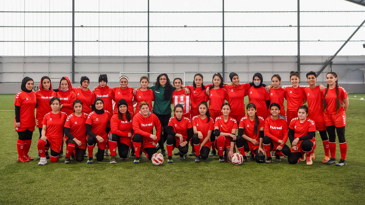 https://www.brentfordfc.com/siteassets/images/football/2021-22/non-match/20220122---afghan-girls/20220122-121756-2045.jpg