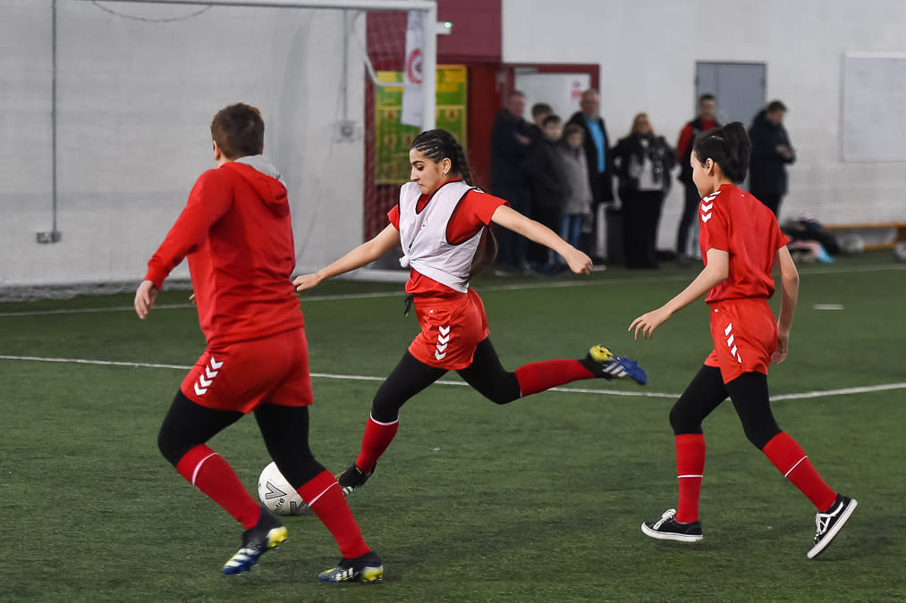 https://www.brentfordfc.com/siteassets/images/football/2021-22/non-match/20220122---afghan-girls/20220122-123134-2051.jpg