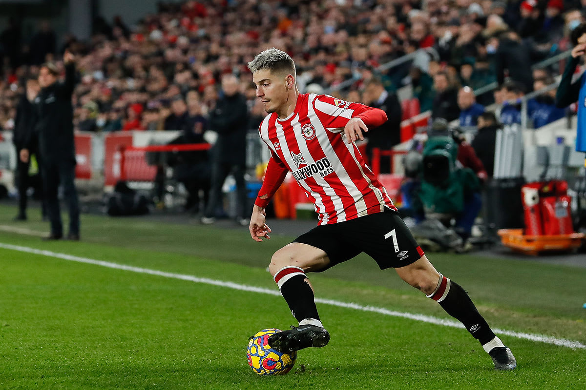 https://www.brentfordfc.com/siteassets/images/football/2021-22/first-team-games/20220122---wolves/20220122-163652-39.jpg