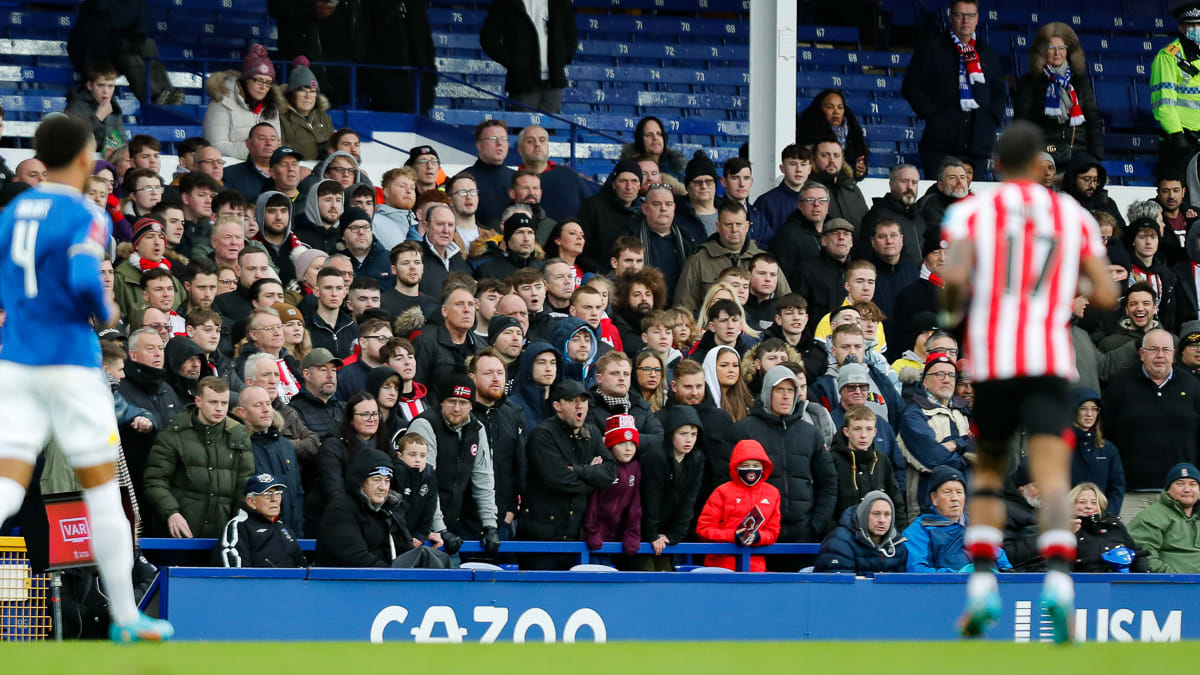 https://www.brentfordfc.com/siteassets/images/football/2021-22/non-match/20220205---everton-fans/20220205-152218-0108.jpg