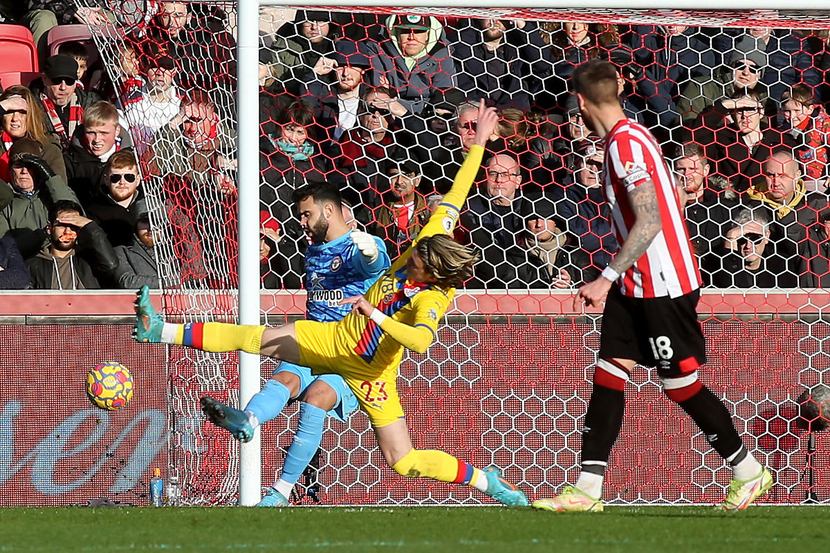 https://www.brentfordfc.com/siteassets/images/football/2021-22/first-team-games/20220212---palace/20220212-152059z.jpg