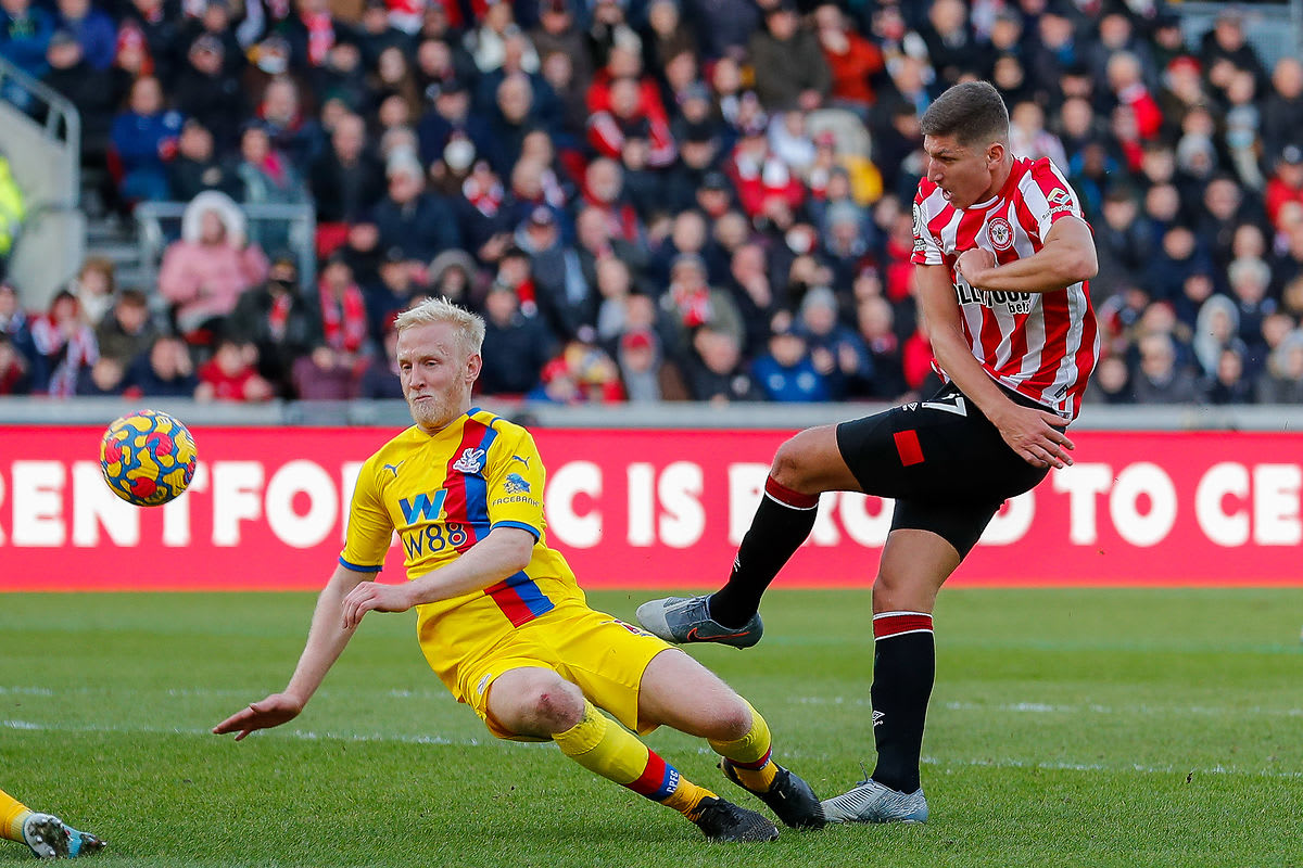 https://www.brentfordfc.com/siteassets/images/football/2021-22/first-team-games/20220212---palace/20220212-153615-33.jpg