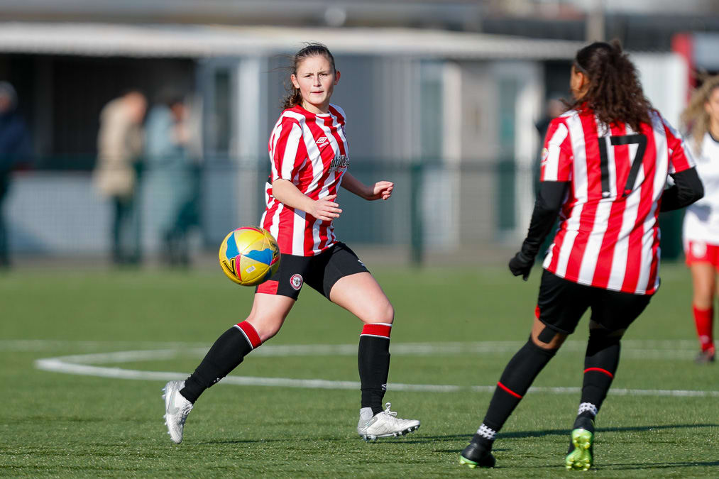 https://www.brentfordfc.com/siteassets/images/football/2021-22/brentford-wfc/womens-matches/20220306---sport-london/20220306-151137-0011.jpg