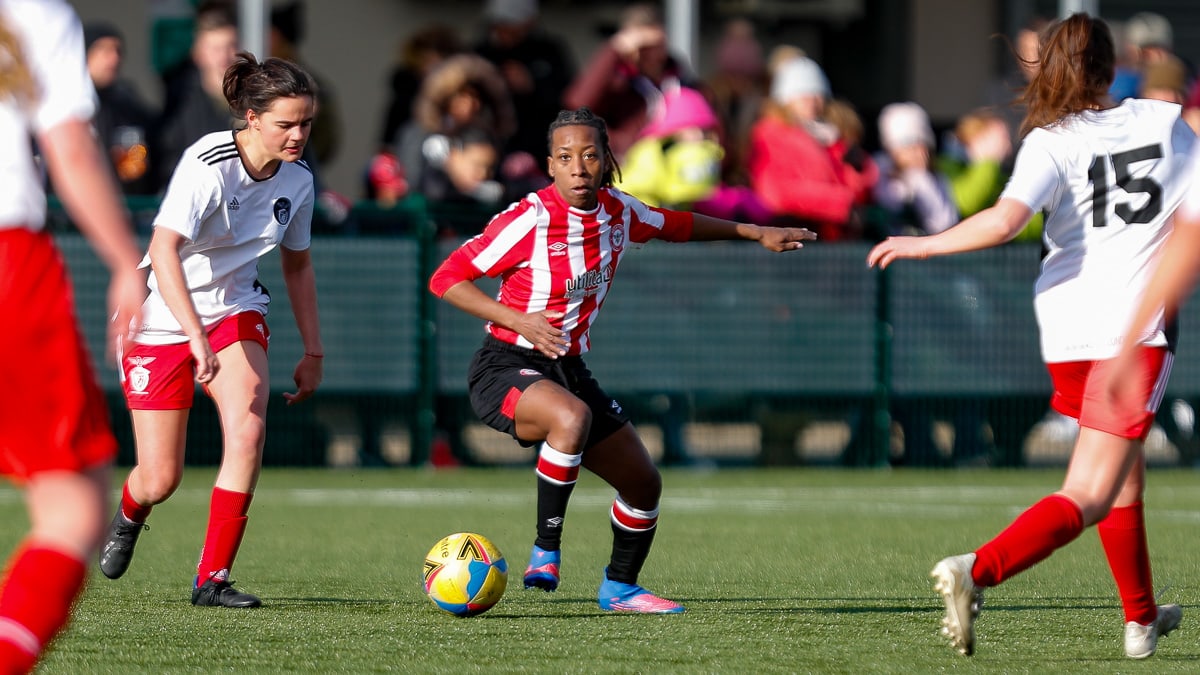 https://www.brentfordfc.com/siteassets/images/football/2021-22/brentford-wfc/womens-matches/20220306---sport-london/20220306-151615-0014.jpg