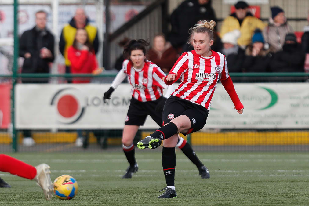 https://www.brentfordfc.com/siteassets/images/football/2021-22/brentford-wfc/womens-matches/20220306---sport-london/20220306-152812-0028.jpg