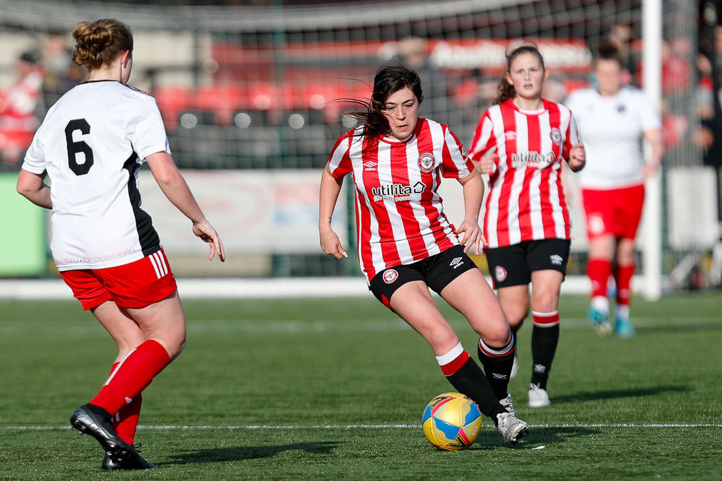 https://www.brentfordfc.com/siteassets/images/football/2021-22/brentford-wfc/womens-matches/20220306---sport-london/20220306-153014-0035.jpg