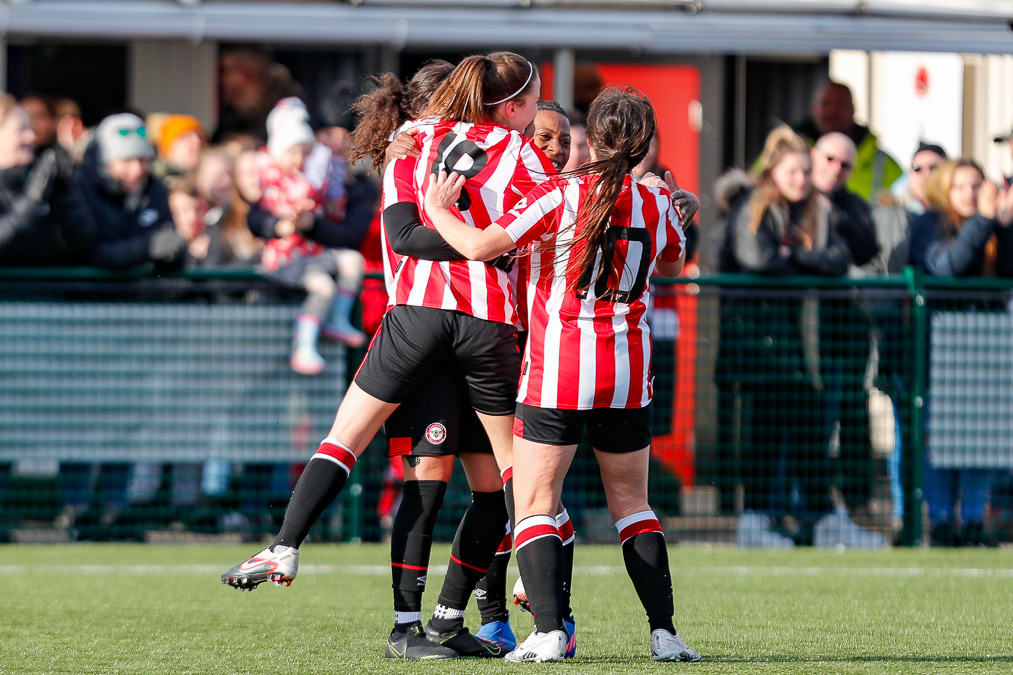 https://www.brentfordfc.com/siteassets/images/football/2021-22/brentford-wfc/womens-matches/20220306---sport-london/20220306-153034-0042.jpg