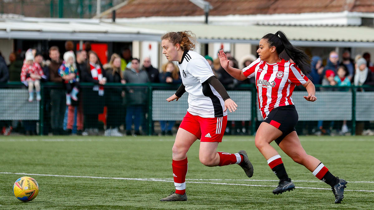 https://www.brentfordfc.com/siteassets/images/football/2021-22/brentford-wfc/womens-matches/20220306---sport-london/20220306-153240-0043.jpg