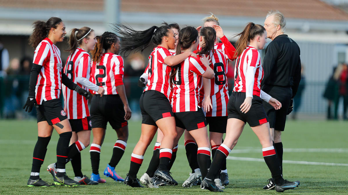 https://www.brentfordfc.com/siteassets/images/football/2021-22/brentford-wfc/womens-matches/20220306---sport-london/20220306-153648-0049.jpg