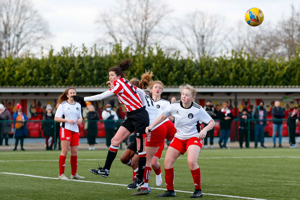 https://www.brentfordfc.com/siteassets/images/football/2021-22/brentford-wfc/womens-matches/20220306---sport-london/20220306-154030-0052.jpg
