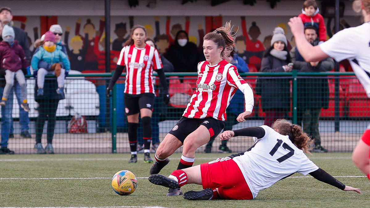 https://www.brentfordfc.com/siteassets/images/football/2021-22/brentford-wfc/womens-matches/20220306---sport-london/20220306-154459-0060.jpg