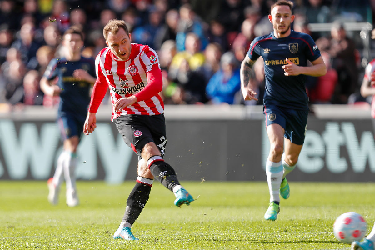 https://www.brentfordfc.com/siteassets/images/football/2021-22/first-team-games/20220312---burnley/20220312-151538-25.jpg