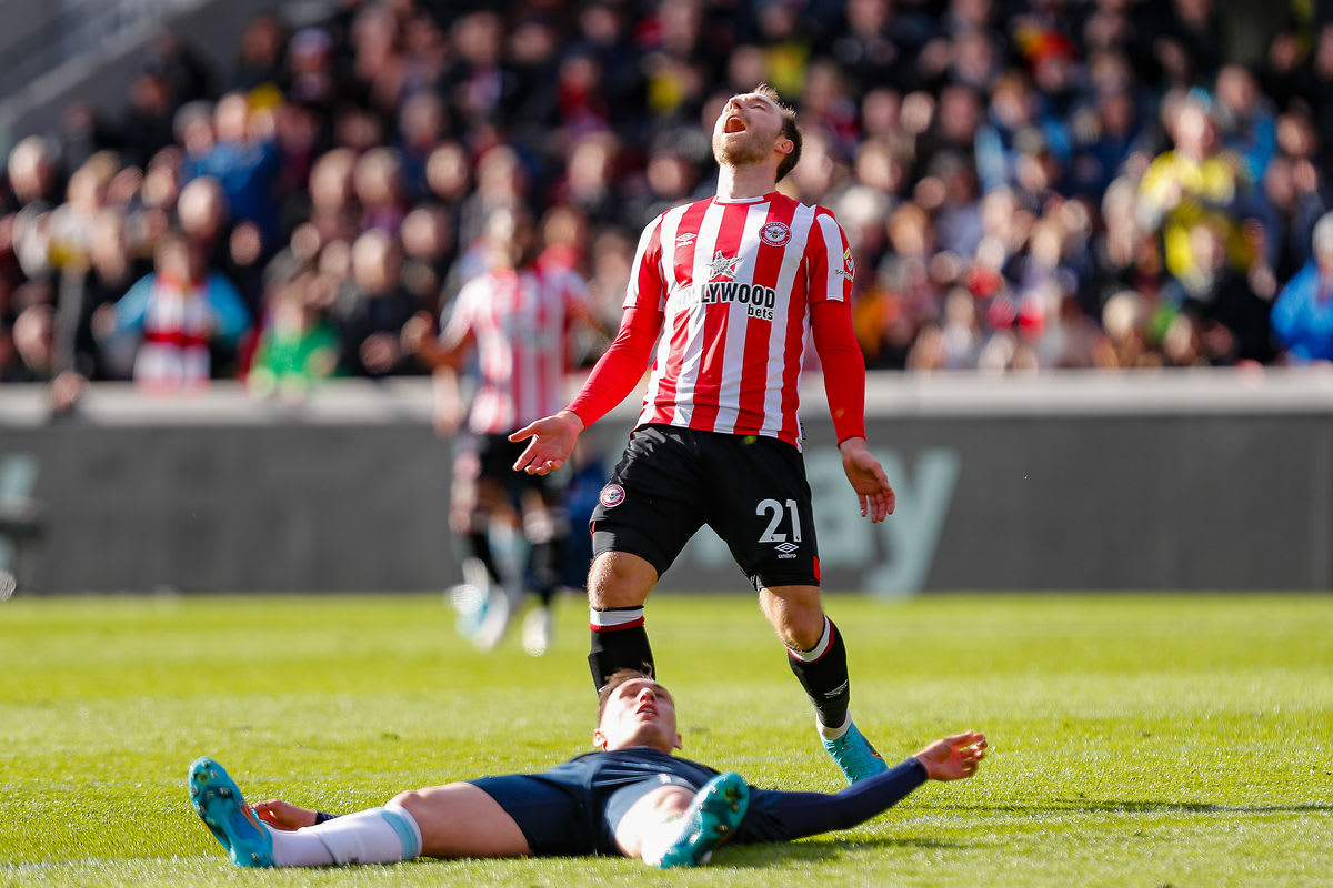 https://www.brentfordfc.com/siteassets/images/football/2021-22/first-team-games/20220312---burnley/20220312-151539-70.jpg