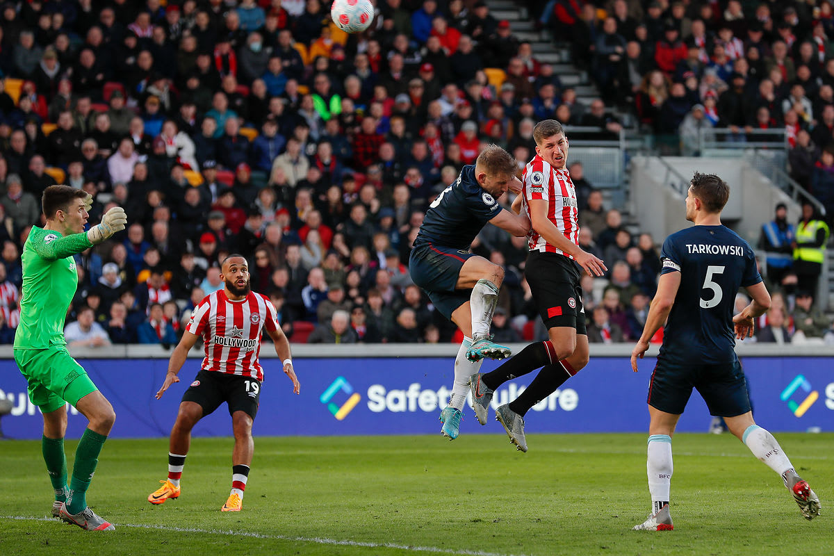 https://www.brentfordfc.com/siteassets/images/football/2021-22/first-team-games/20220312---burnley/20220312-160948-33.jpg
