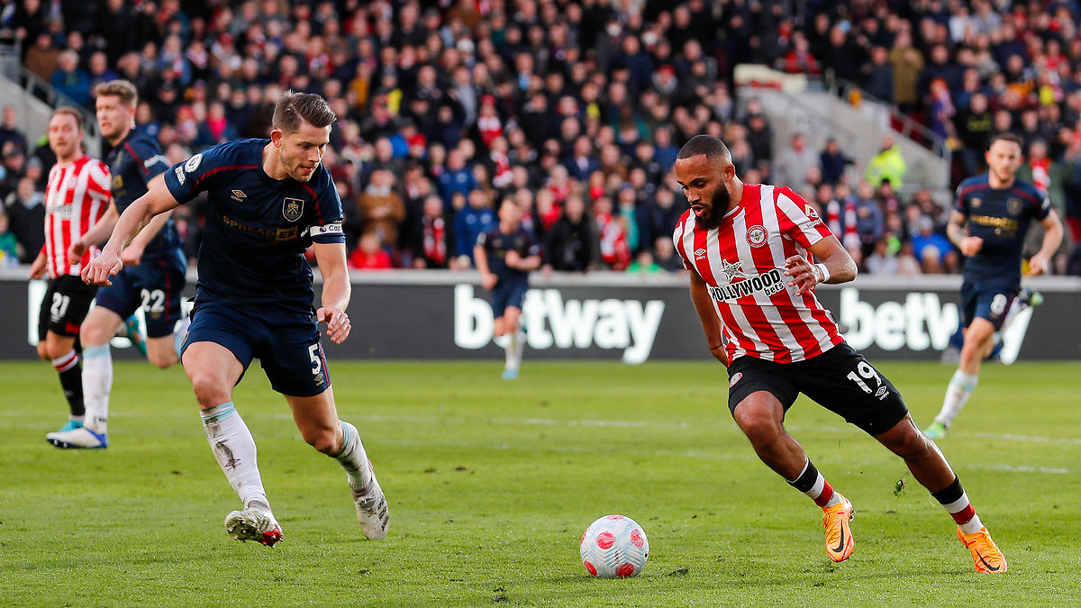 https://www.brentfordfc.com/siteassets/images/football/2021-22/first-team-games/20220312---burnley/20220312-162249-48.jpg
