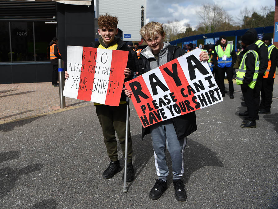 https://www.brentfordfc.com/siteassets/images/football/2021-22/non-match/20220402---chelsea-fans/20220402-133548-0017.jpg