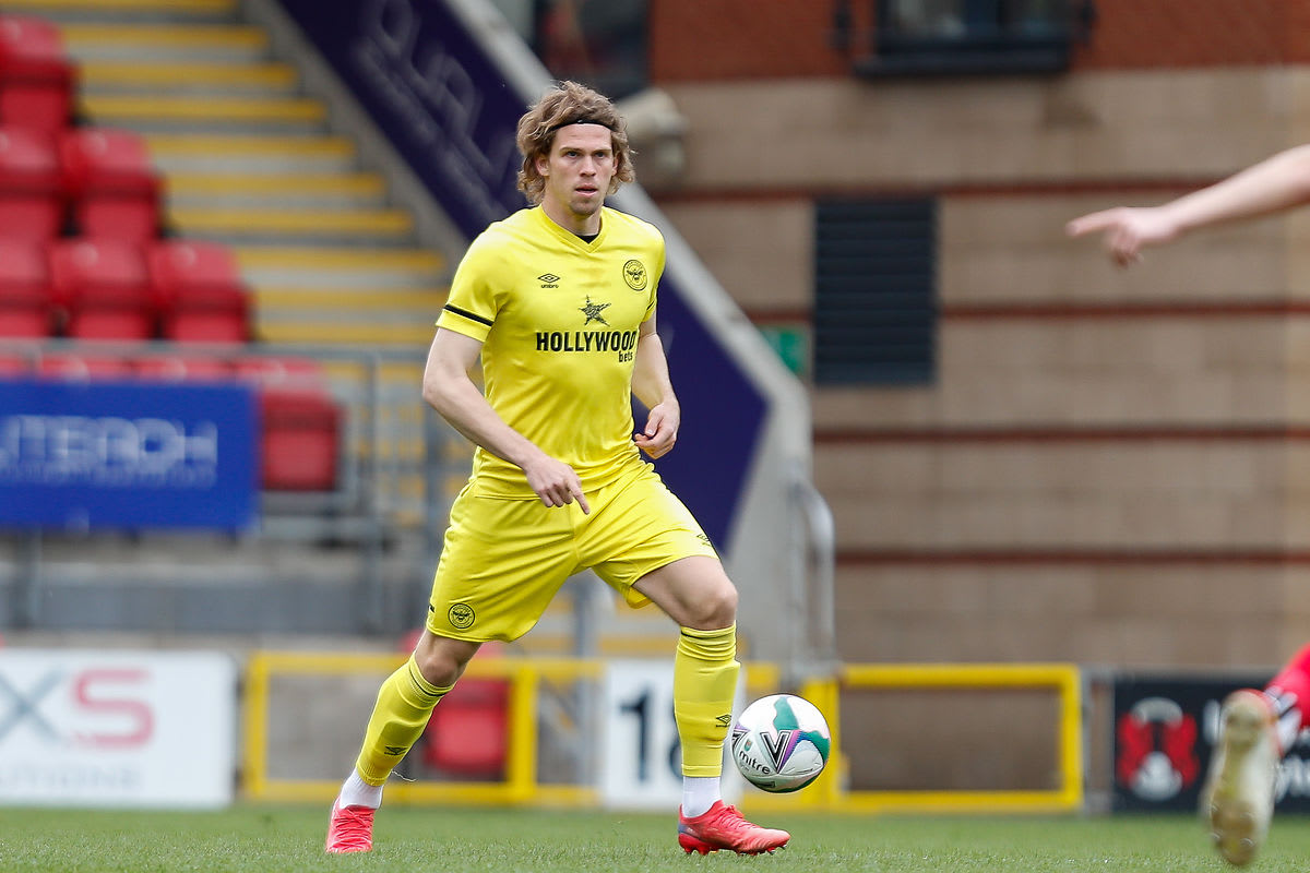https://www.brentfordfc.com/siteassets/images/football/2021-22/first-team-games/20220405---orient-bcd/20220405-120243-70-0100.jpg