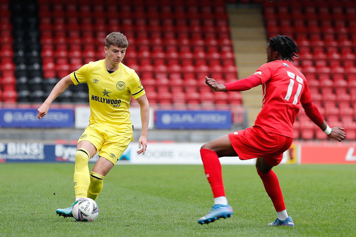 https://www.brentfordfc.com/siteassets/images/football/2021-22/first-team-games/20220405---orient-bcd/20220405-121436-97-0100.jpg