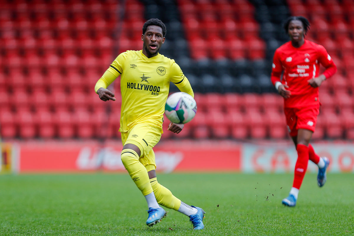 https://www.brentfordfc.com/siteassets/images/football/2021-22/first-team-games/20220405---orient-bcd/20220405-122232-40-0100.jpg