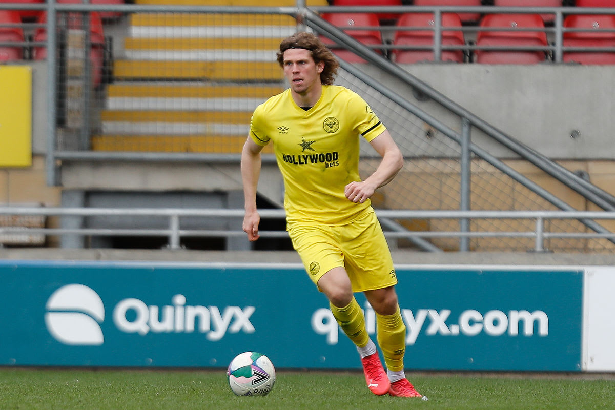 https://www.brentfordfc.com/siteassets/images/football/2021-22/first-team-games/20220405---orient-bcd/20220405-130443-66-0100.jpg