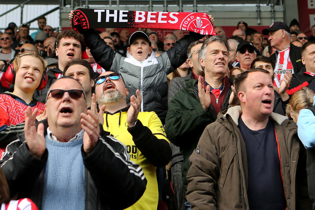 https://www.brentfordfc.com/siteassets/images/football/2021-22/non-match/20220410---west-ham-fans/20220410-135633-0008.jpg