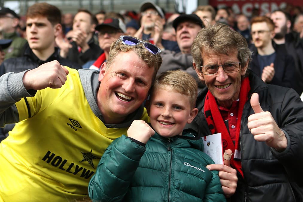 https://www.brentfordfc.com/siteassets/images/football/2021-22/non-match/20220410---west-ham-fans/20220410-135802-0015.jpg