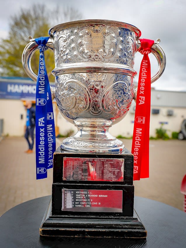 https://www.brentfordfc.com/siteassets/images/football/2021-22/b-team-games/20220412---barnet/20220412-180638-07-0100.jpg