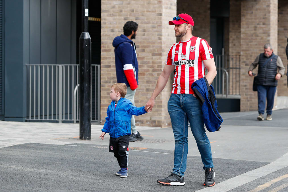 https://www.brentfordfc.com/siteassets/images/football/2021-22/non-match/20220423---tottenham-fans/20220423-153550-1013.jpg