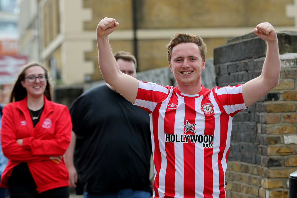https://www.brentfordfc.com/siteassets/images/football/2021-22/non-match/20220423---tottenham-fans/20220423-153716-1014.jpg