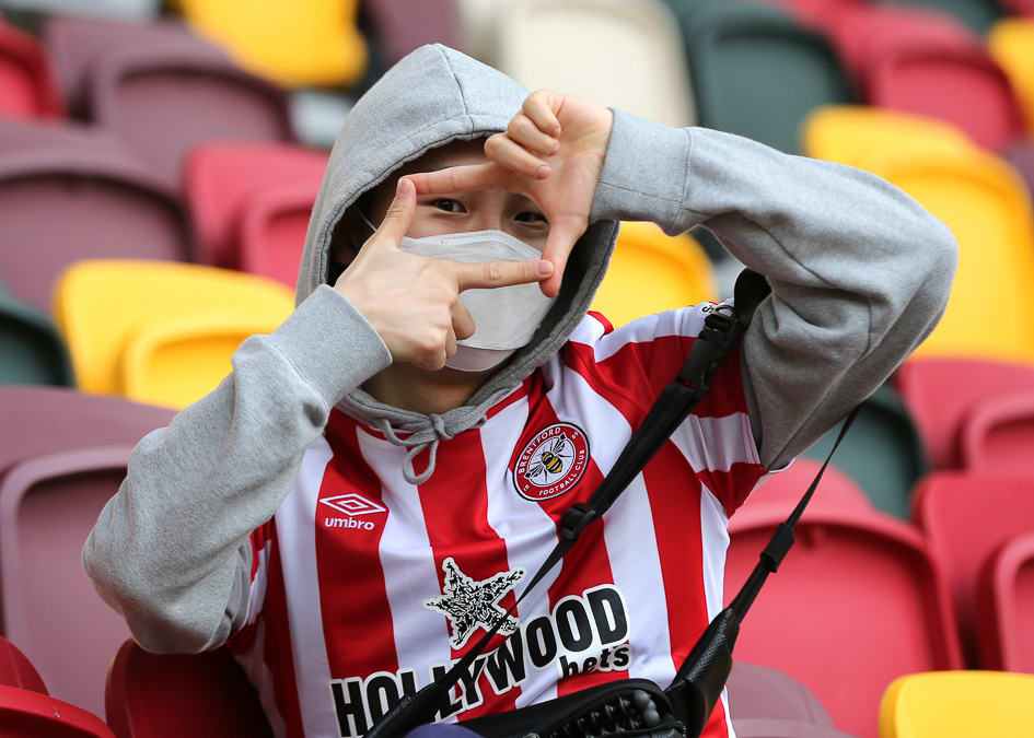 https://www.brentfordfc.com/siteassets/images/football/2021-22/non-match/20220423---tottenham-fans/20220423-161411-1032.jpg