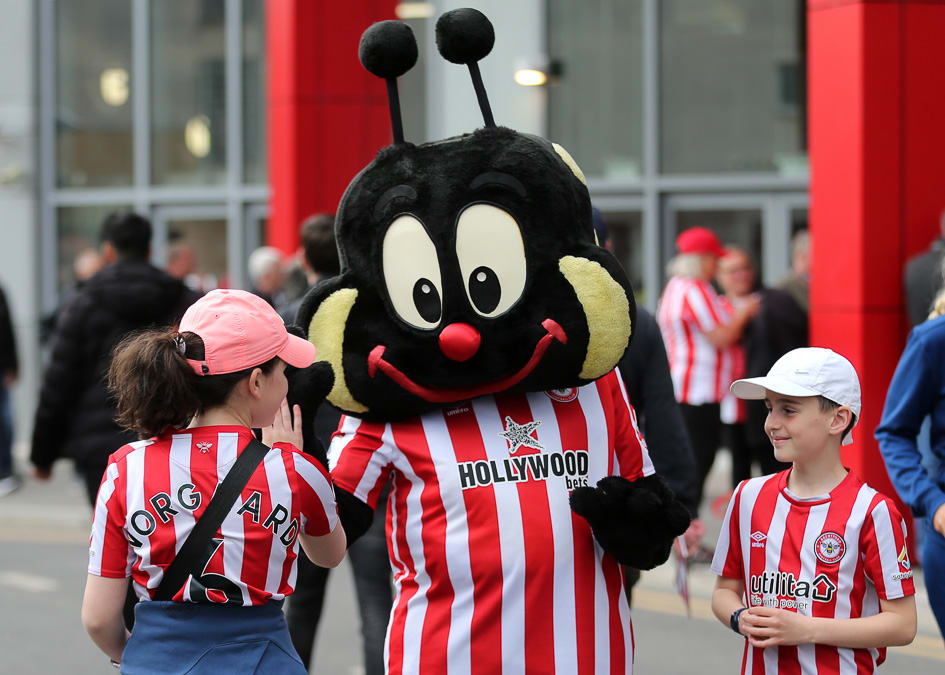 https://www.brentfordfc.com/siteassets/images/football/2021-22/non-match/20220423---tottenham-fans/20220423-163345-1046.jpg