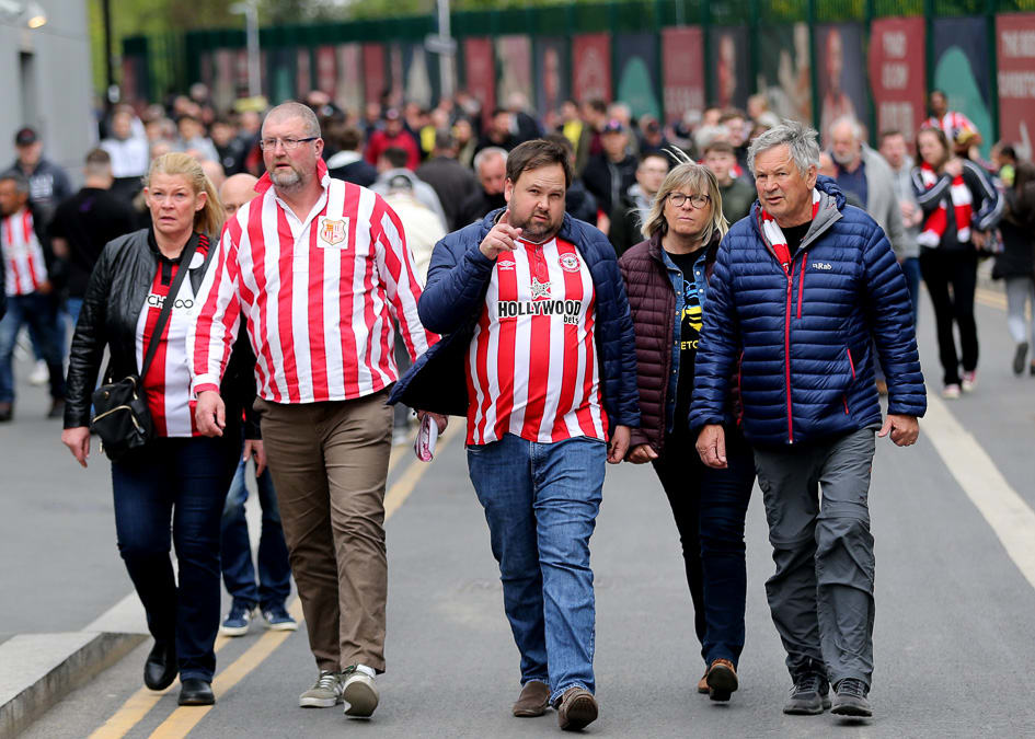 https://www.brentfordfc.com/siteassets/images/football/2021-22/non-match/20220423---tottenham-fans/20220423-164108-1053.jpg