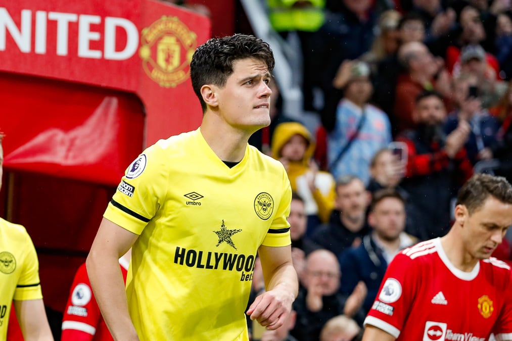 https://www.brentfordfc.com/siteassets/images/football/2021-22/collections/may-potm/20220502-195652-0086.jpg