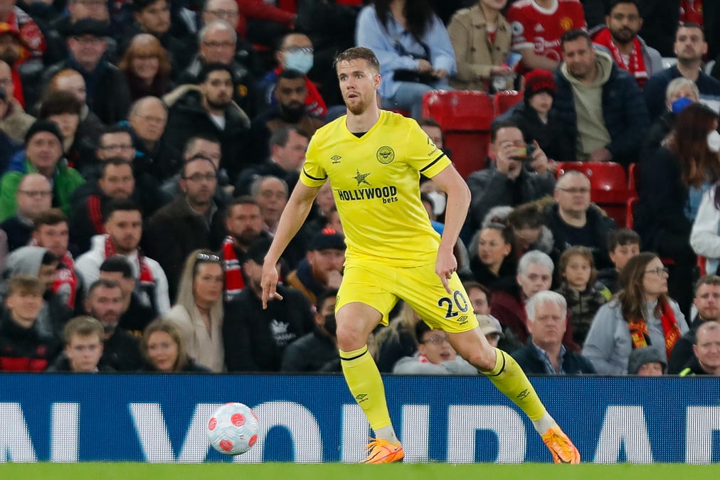 https://www.brentfordfc.com/siteassets/images/football/2021-22/collections/may-potm/20220502-202930-0137.jpg