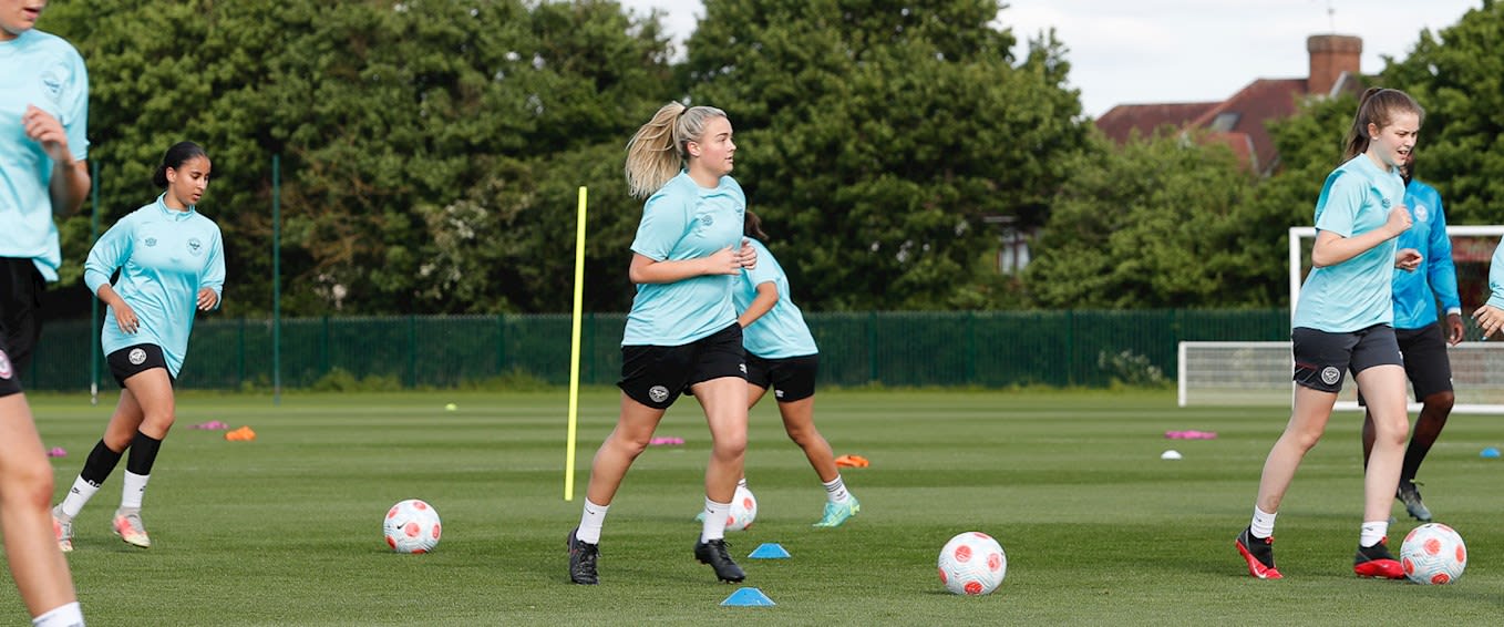 https://www.brentfordfc.com/siteassets/images/football/2021-22/brentford-wfc/non-match/20220510---tf-coaching/20220510-171317-2042.jpg