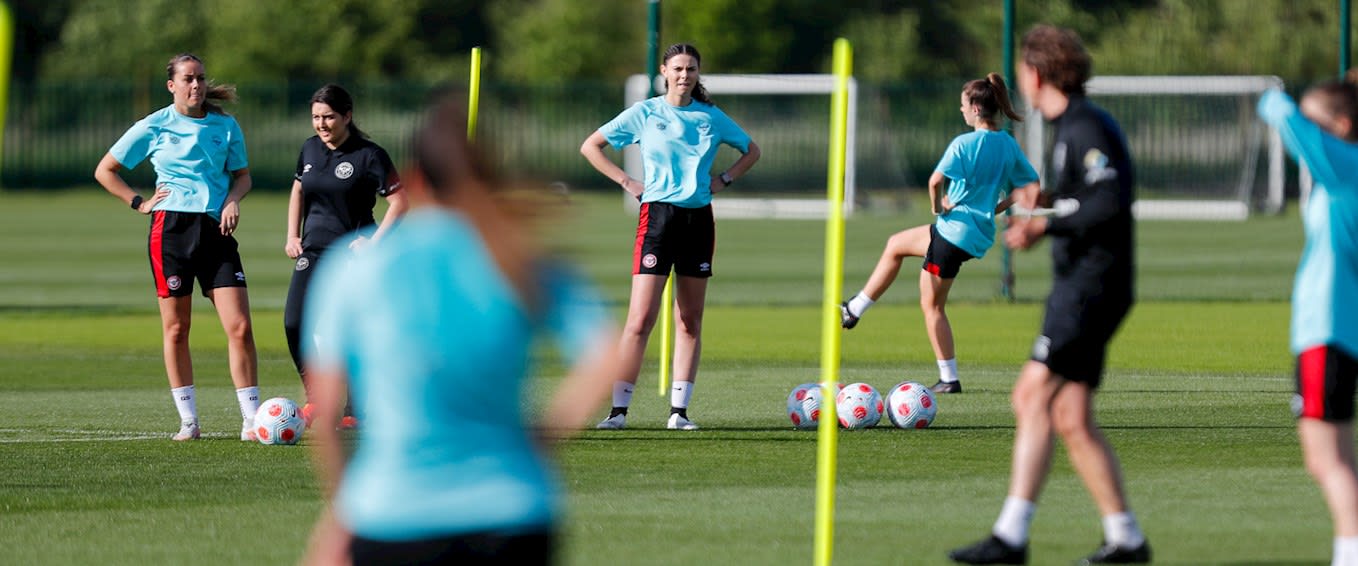 https://www.brentfordfc.com/siteassets/images/football/2021-22/brentford-wfc/non-match/20220510---tf-coaching/20220510-171901-2058.jpg