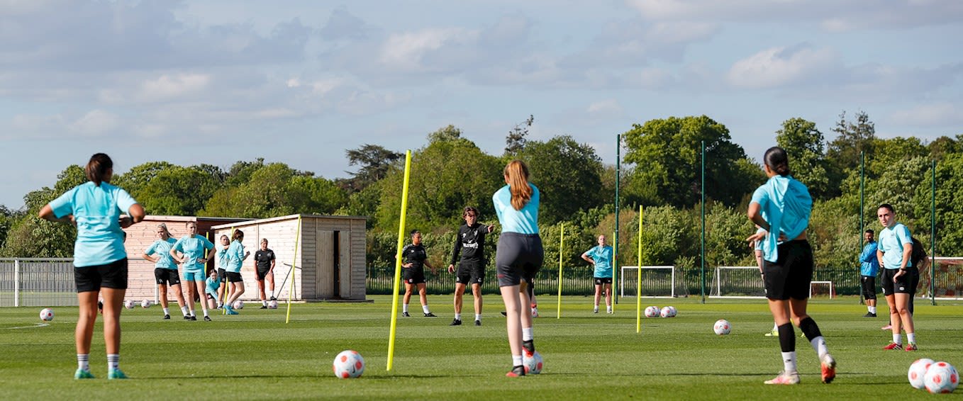 https://www.brentfordfc.com/siteassets/images/football/2021-22/brentford-wfc/non-match/20220510---tf-coaching/20220510-172031-2063.jpg