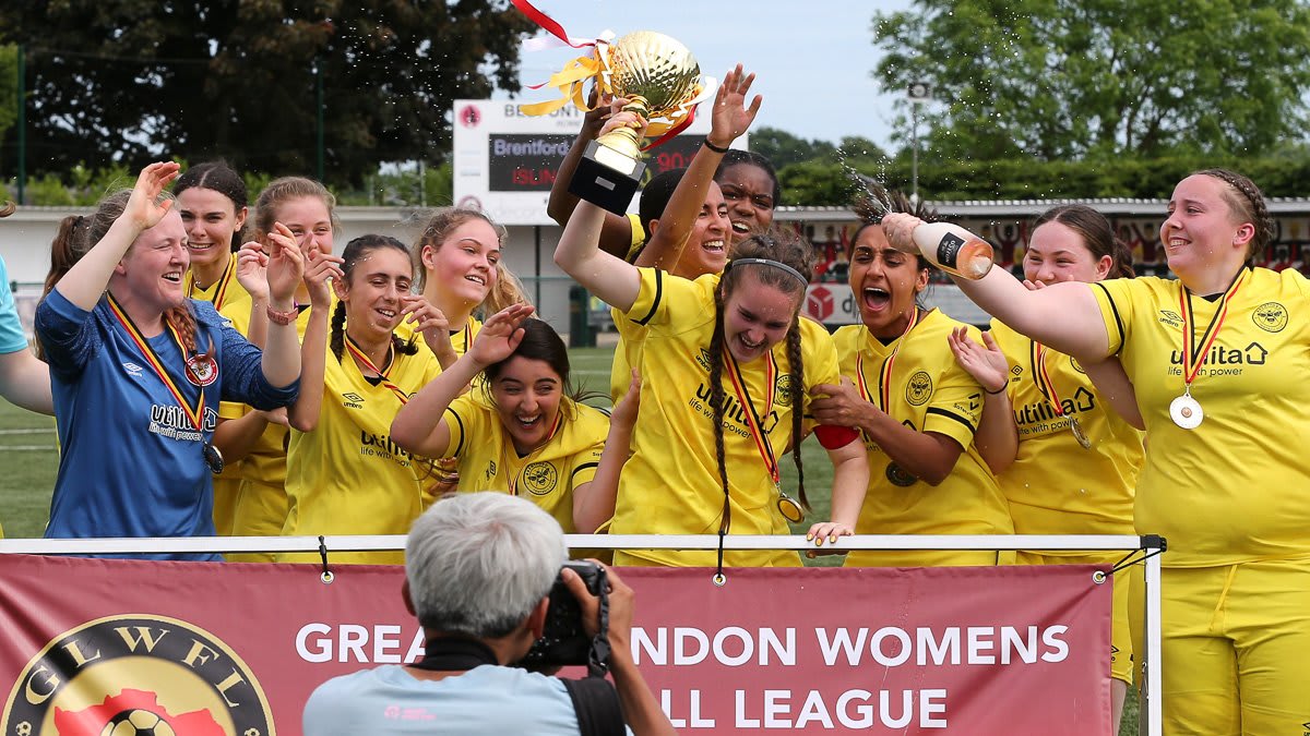 https://www.brentfordfc.com/siteassets/images/football/2021-22/brentford-wfc/non-match/20220522---islington/20220522-154029-3118.jpg