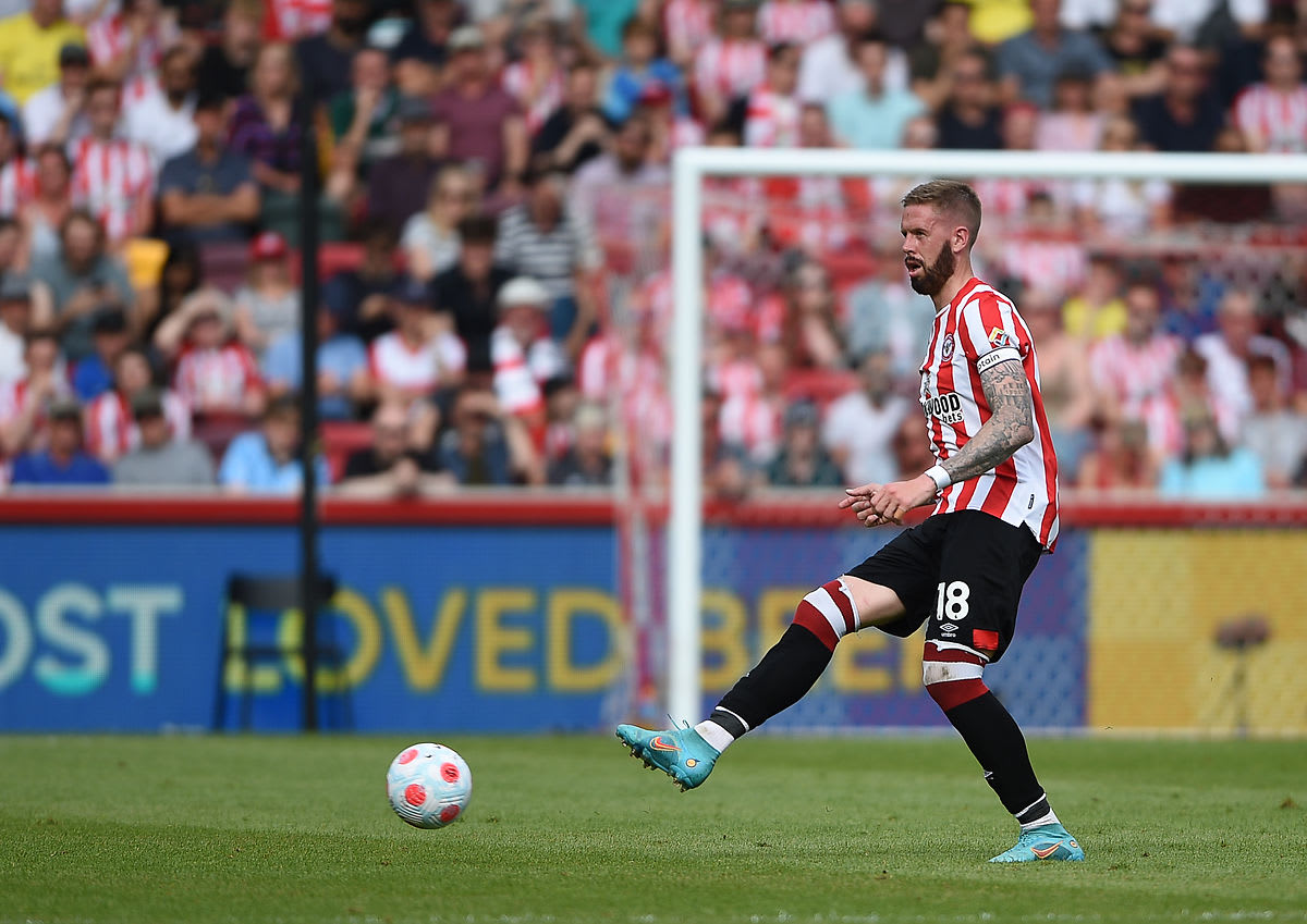 https://www.brentfordfc.com/siteassets/images/football/2021-22/first-team-games/20220522---leeds/20220522-171504.jpg