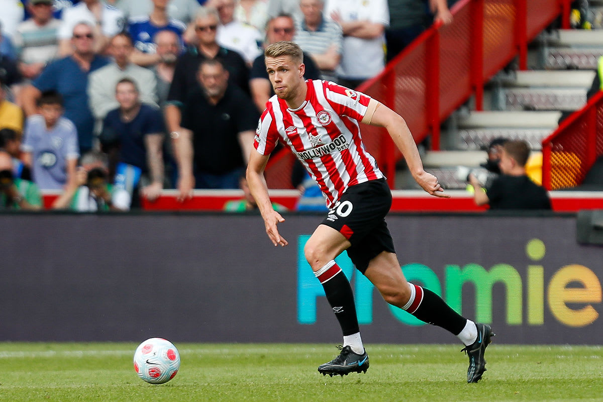 https://www.brentfordfc.com/siteassets/images/football/2021-22/first-team-games/20220522---leeds/20220522-172422-25-0100.jpg