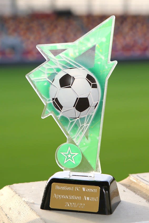 https://www.brentfordfc.com/siteassets/images/football/2021-22/brentford-wfc/non-match/20220617---awards/20220617-210937-0100.jpg