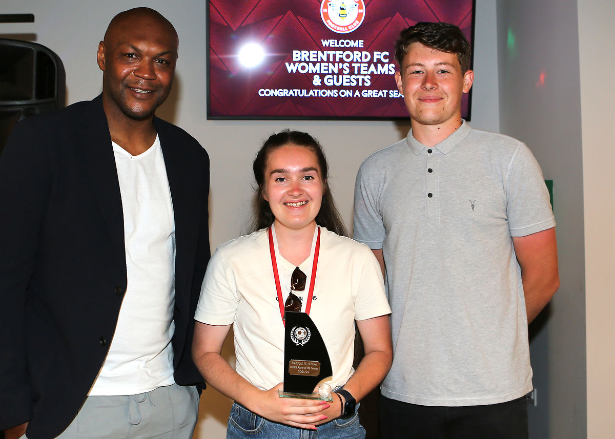 https://www.brentfordfc.com/siteassets/images/football/2021-22/brentford-wfc/non-match/20220617---awards/20220617-214138-0100.jpg