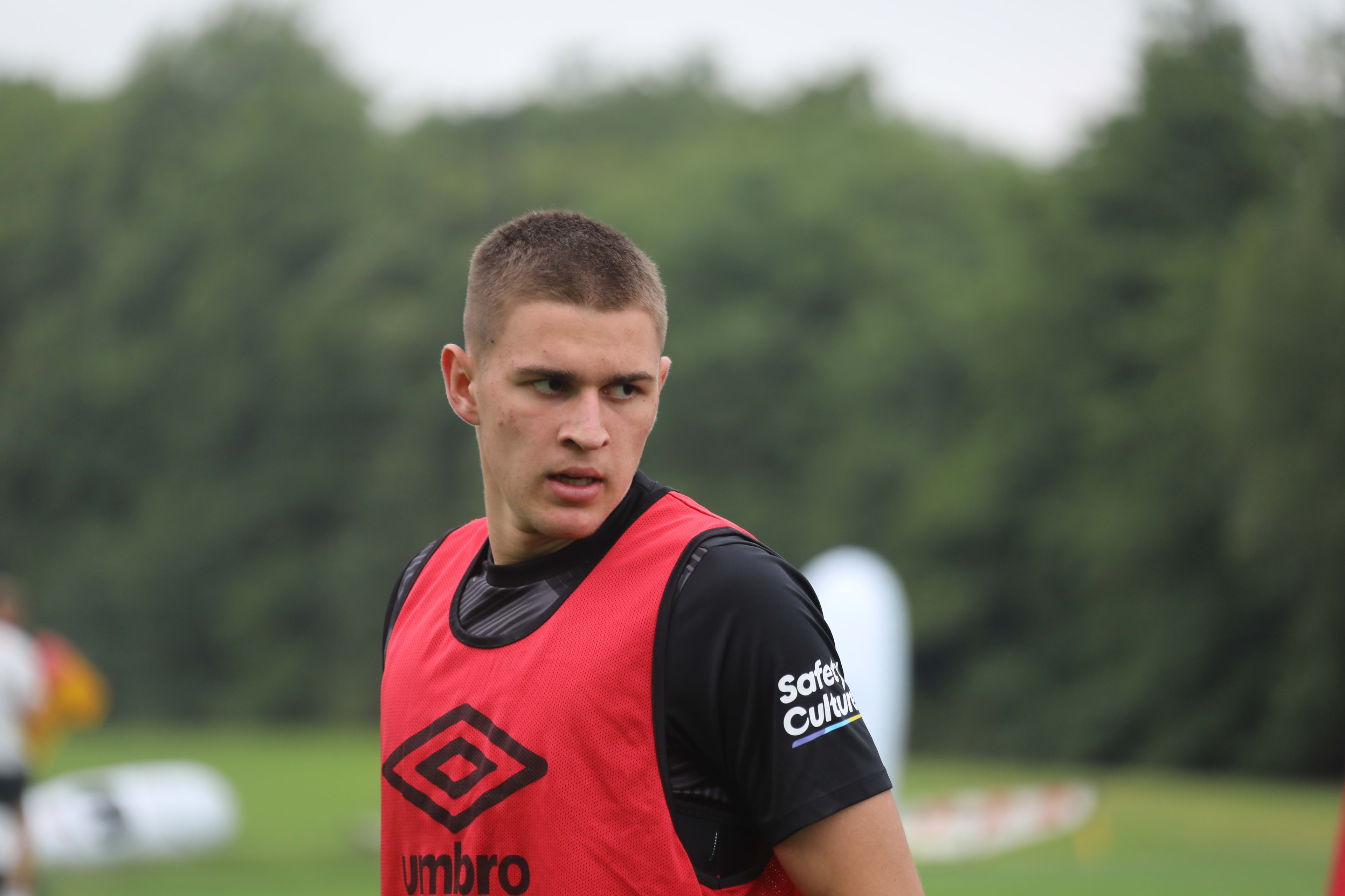 Yehor Yarmoliuk working in training with his new teammates 