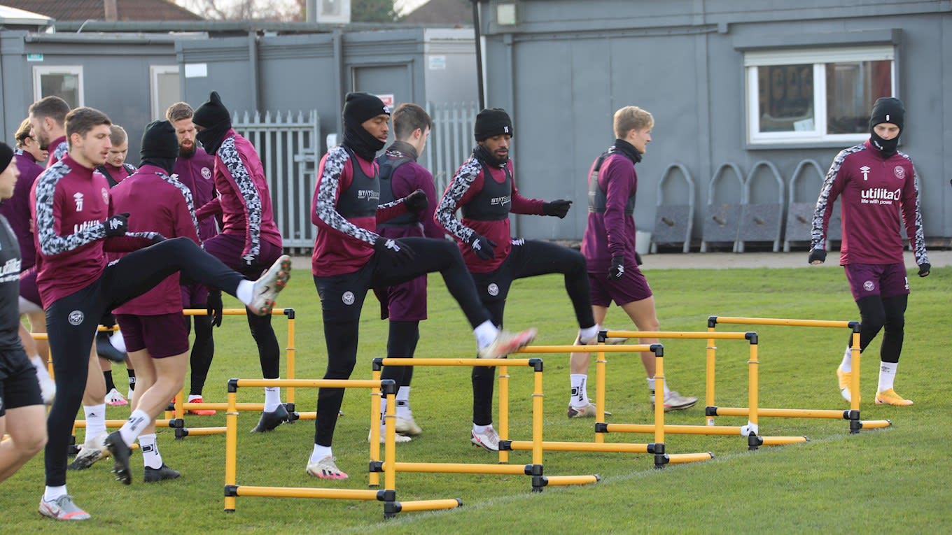 https://www.brentfordfc.com/siteassets/images/football/2020-21/first-team/training/20201126---first-team/8m7a0274.jpg