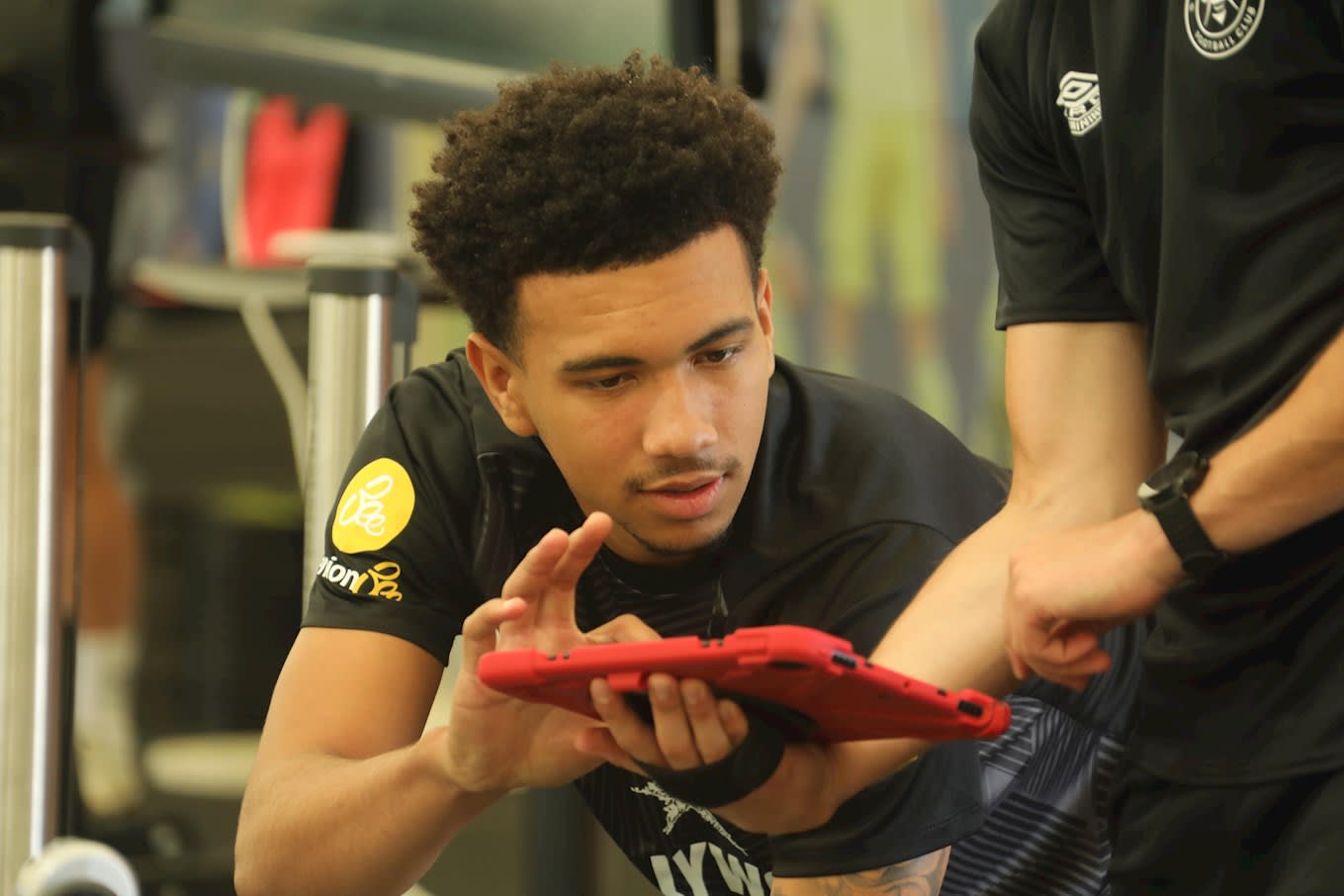 https://www.brentfordfc.com/siteassets/images/football/2022-23/brentford-b/training-pictures/first-day-back-28622/8m7a0715-min.jpg