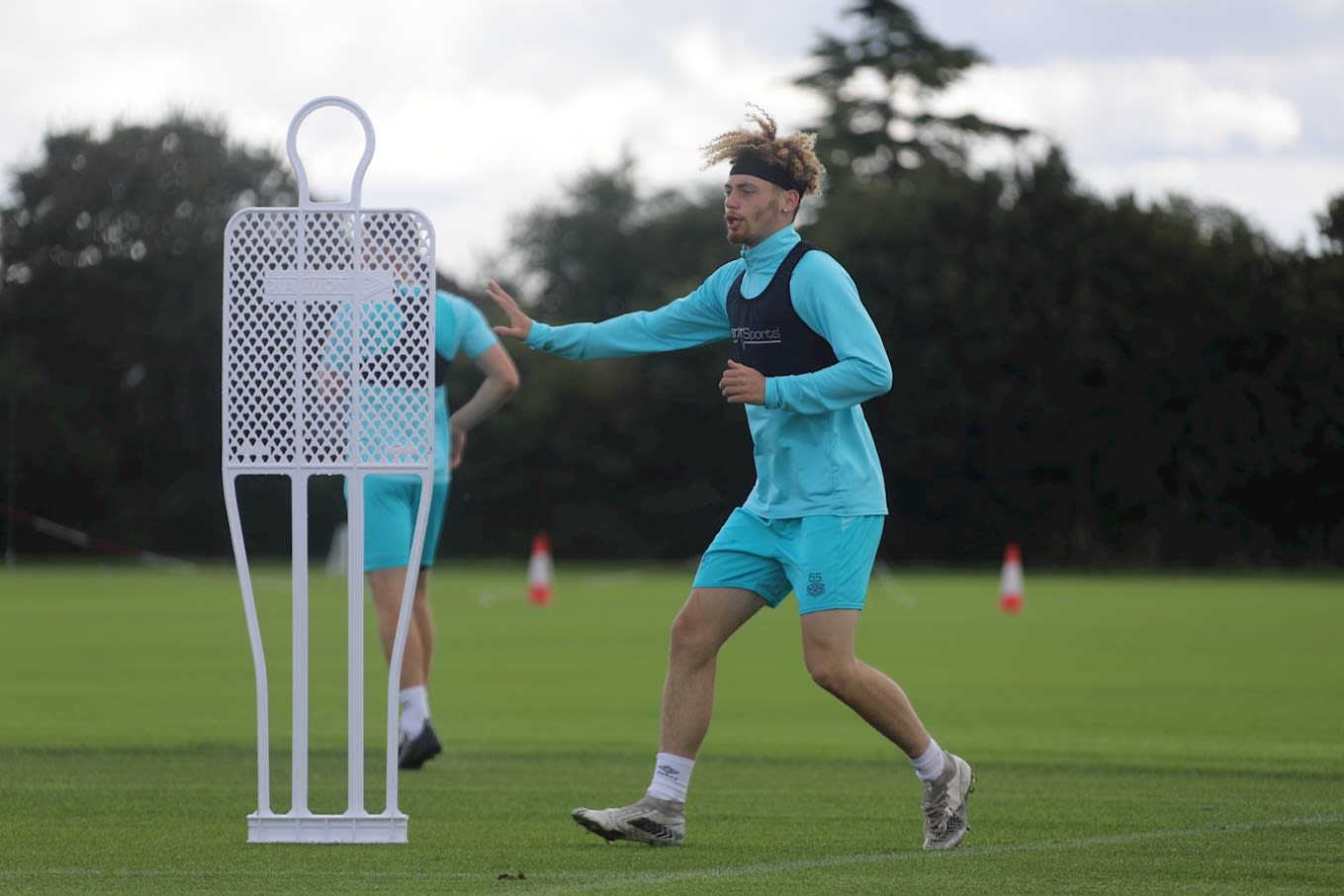 https://www.brentfordfc.com/siteassets/images/football/2021-22/brentford-b/training-pics/8m7a1510.jpg
