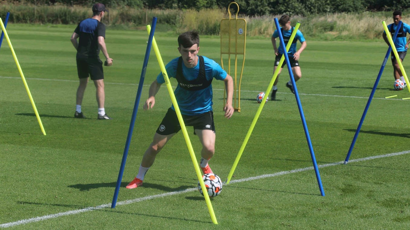 https://www.brentfordfc.com/siteassets/images/football/2021-22/first-team/training/20210719---training/8m7a2474.jpg